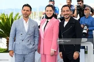 ببینید: فتوکال فیلم "برادران لیلا" در کن/ از کت و شلوار صورتی ترانه علیدوستی تا خوش‌پوشی نوید محمدزاده، پیمان معادی و سعید روستایی