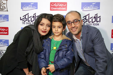 اکران مردمی فیلم "یک اتاق تاریک" در سینما آزادی