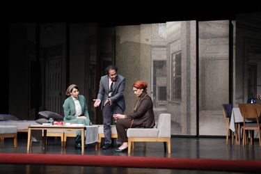 نمایش "دروغ" در سالن استاد ناظرزاده کرمانی