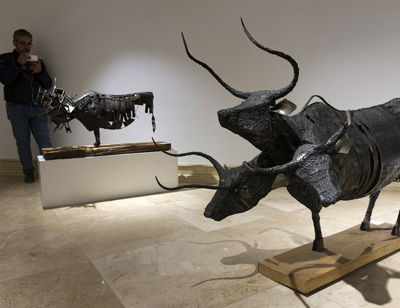 Aref Roudbari Exhibits Sculptures in Cama Gallery