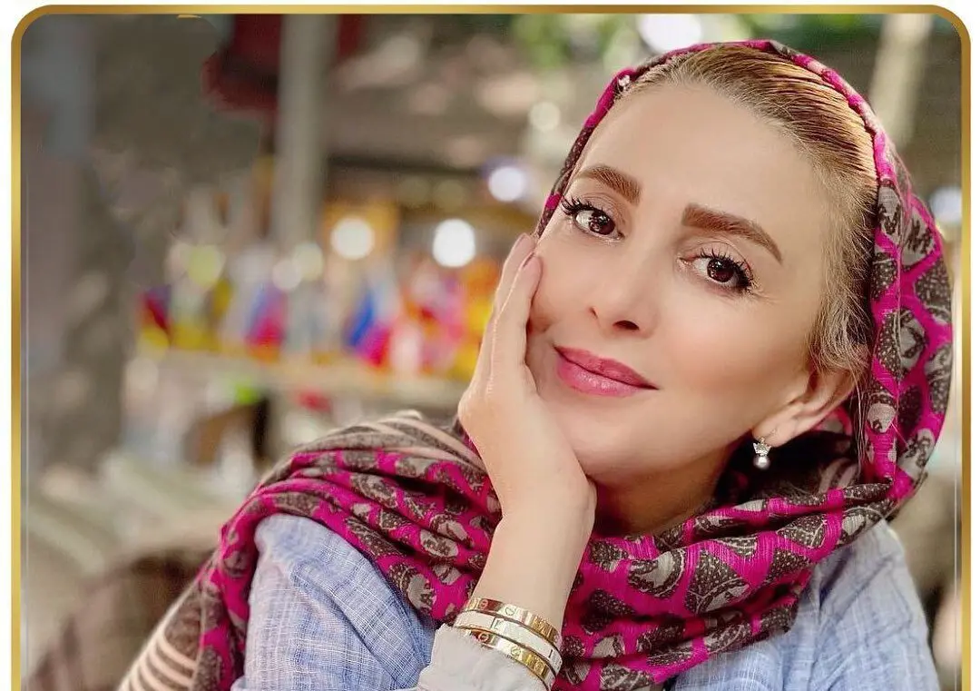 ببینید: ژیلا صادقی با کت و دامن در تلویزیون/ پوشش خانم مجری حاشیه‌ساز شد