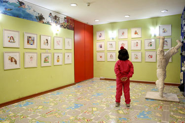 نمایشگاه نقاشی های سوسن قائم مقامی در شهر کتاب مرکزی