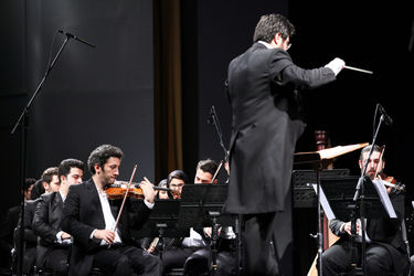 اجرای ارکستر سمفونیک ایران و اتریش (آیسو) به مناسبت بزرگداشت پرویز تناولی