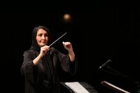 نزهت امیری بار دیگر رهبری می‌کند