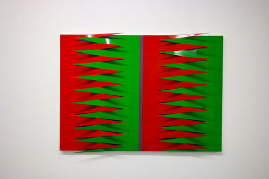 نمایشگاه نقش برجسته‌های هندسی محسن وزیری مقدم  در گالری اعتماد