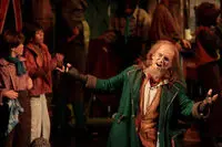 “Oliver Twist” star Hutan Shakiba tops at Iranian Stage Actors Celebration