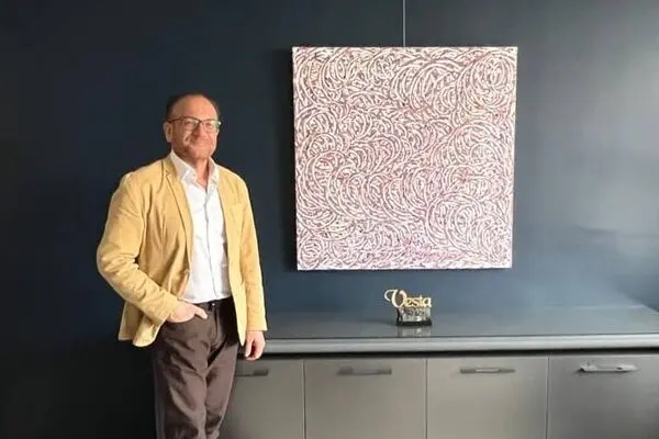 Behdad Najafi and the Waves of Color with Vesta