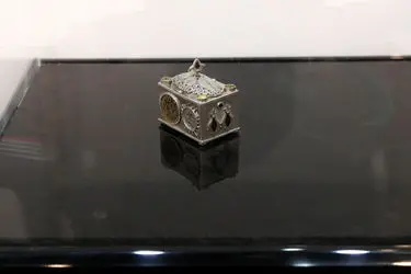 نمایشگاه آثار برگزیدگان جواهرسازی هنری معاصر در گالری آریا