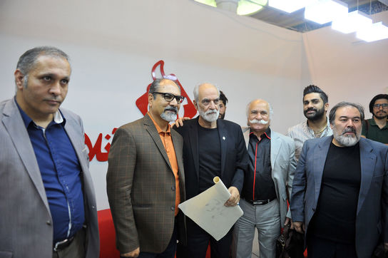 جشن تولد ۷۷ سالگی آیدین آغداشلو در نمایشگاه مطبوعات