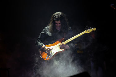 کنسرت کاوه یغمایی در سالن میلاد نمایشگاه بین المللی