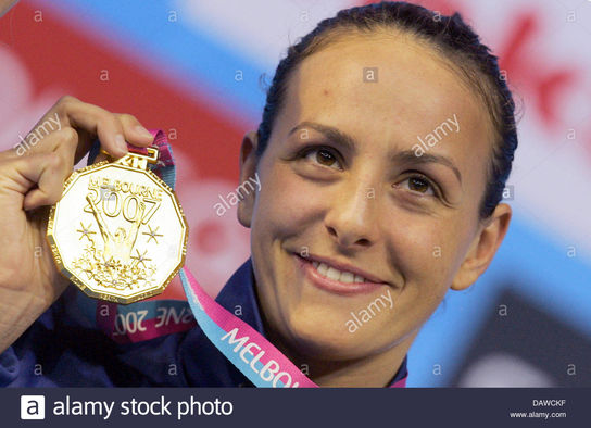 us-american-leila-vaziri-presensts-her-gold-medal-after-the-womens-DAWCKF