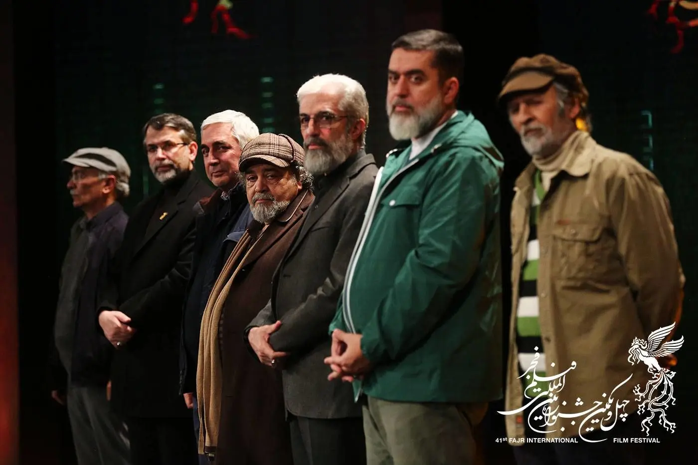 هر سه نفر یک نسکافه تا سر در باغ قلیونی و حاشیه های باور نکردنی داوری/ کاستی های چهل و یکمین فیلم فجر از نگاه صدا و سیما