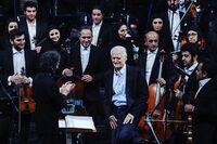 احمد پژمان چشم از جهان فرو بست