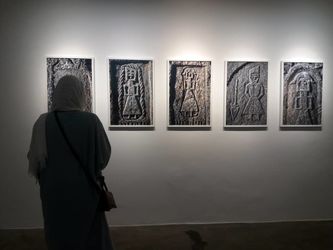 نمایشگاه عکس­‌ های امیر جمشیدی با عنوان «پرتره­‌ های سنگی» در گالری سایه