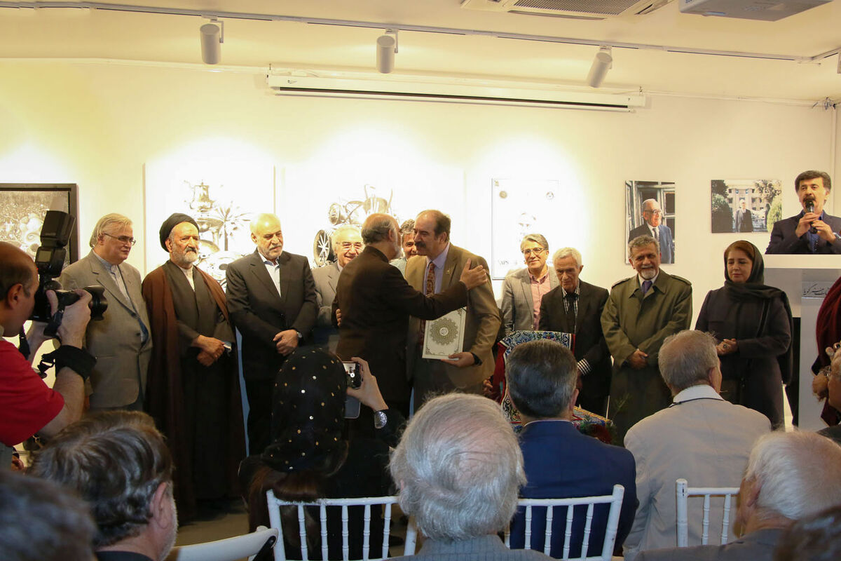 رونمایی از کتاب 