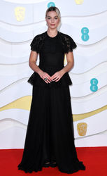 BAFTA-Awards-2020-Margot-Robbie-Slide