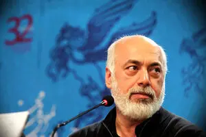 واکنش جالب دولکو به اکران "خانه پدری"/ پاسخ آقای منتقد به حمله 20:30