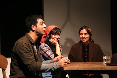 اجرای نمایش "آندورای تئاتر اشتباهات" در تئاتر باران