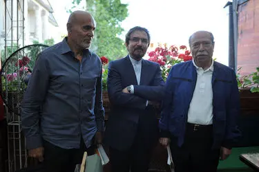 مراسم رونمایی از کتاب کوروش بزرگ در موزه سینما