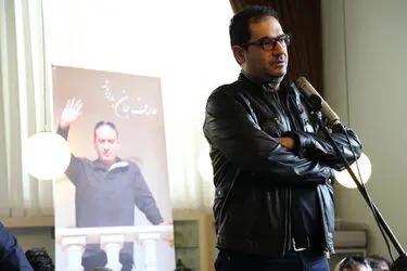 تشییع پیکر عارف لرستانی از مقابل تالار وحدت
