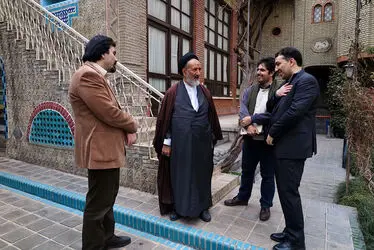 مراسم اهدای لوح به شرکت کنندگان نمایشگاه آینه دار دوران