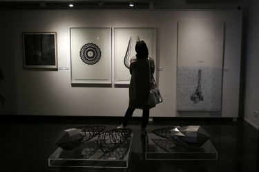 افتتاحیه‌ی نمایشگاه گروهی با عنوان "سیاه و سفید" در گالری ایوان