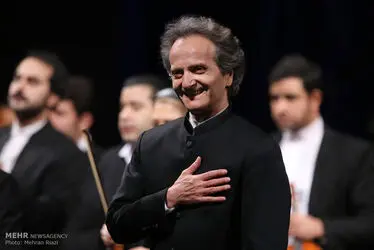 Tehran’s Symphony Orchestra performs in Vahdat Hall