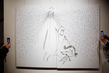 خلق اثر توسط بزرگمهر حسین‌پور در حمایت از کودکان بدسرپرست در گالری آس