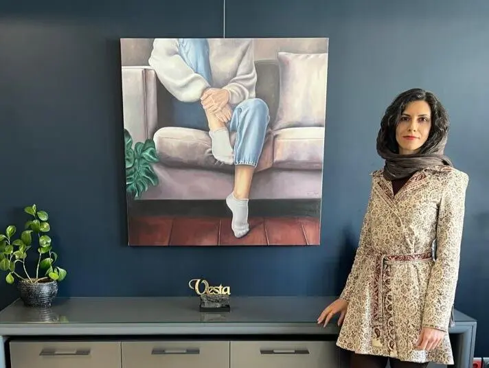 مریم درویش با "زن ها و مبل ها" در رنگ وستا