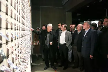 بازدید وزیر ارشاد ، وزیر راه و معاونت هنری از نمایشگاه آثار جشنواره هنرهای تجسمی فجر