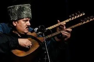 امروز ساعت ۷ در میدان هفت تیر تهران موسیقی آذری ببینید و بشنوید/ ابتکار عاشیق احد ملکی