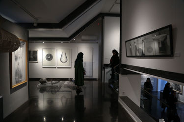 افتتاحیه‌ی نمایشگاه گروهی با عنوان "سیاه و سفید" در گالری ایوان