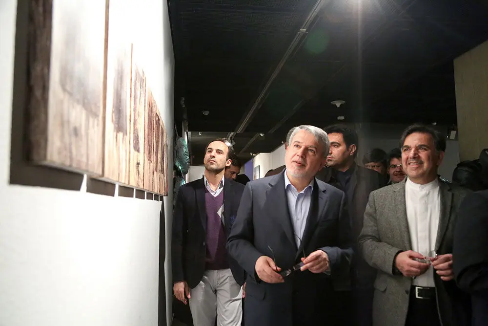 بازدید وزیر ارشاد ، وزیر راه و معاونت هنری از نمایشگاه آثار جشنواره هنرهای تجسمی فجر