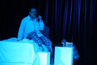 نمایش "اضافه حقوق" مجموعه تئاتر دیوار چهارم