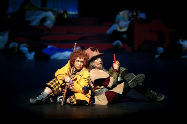 اجرای نمایش "هملت و دن کیشوت" در سالن اصلی تئاترشهر