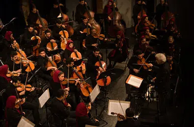 Tehran Symphony Orchestra Performs with Guest Conductor Loris Tjeknavorian