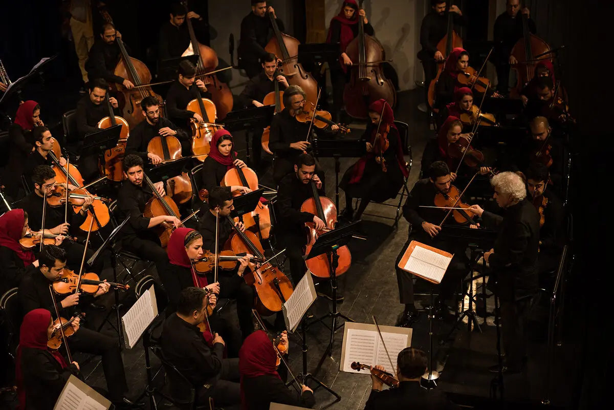 Tehran Symphony Orchestra Performs with Guest Conductor Loris Tjeknavorian