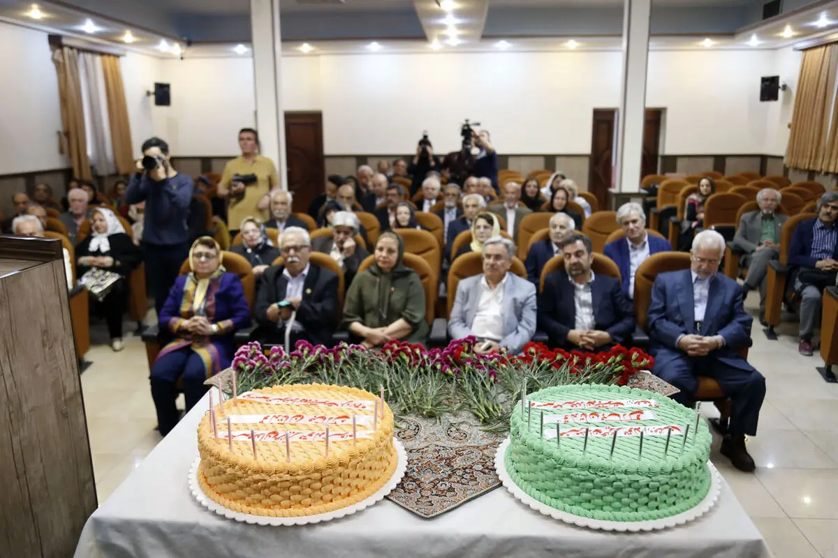 تجلیل از هنرمندان پیشکسوت متولد اردیبهشت ماه و خردادماه