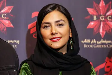 اکران مردمی فیلم "عرق سرد" در باغ کتاب