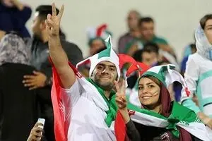 آیا دختران در آزادی روسری درآوردند و رقصیدند؟/ببینید