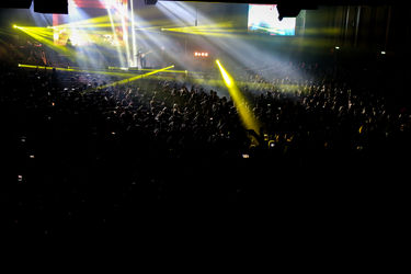 کنسرت کاوه یغمایی در سالن میلاد نمایشگاه بین المللی