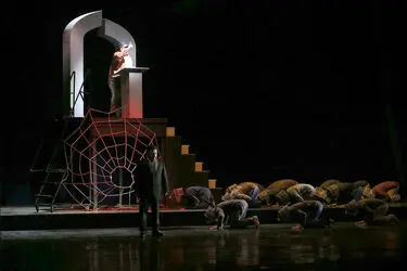 نمایش "غبار"در تالار وحدت