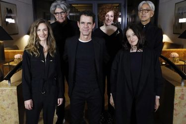 توم تیکور، رئیس و دیگر اعضای هیات داوران بخش رسمی