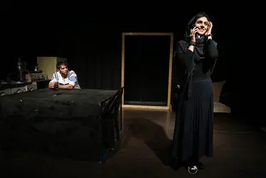 نمایش "بی‌سرپرست" در تماشاخانه مهرگان