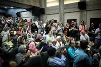 ببینید: حضور هنرمندان در نکوداشت فردوس کاویانى/ از فاطمه معتمدآریا تا حمید جبلی 