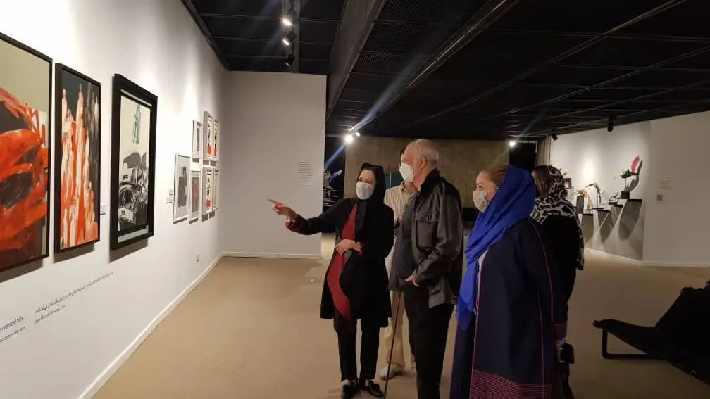 دیدار آیدین آغداشلو از نمایشگاه مهدی سحابی در موزه هنرهای معاصر تهران