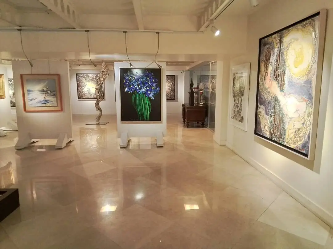 Raha Gallery Collection 