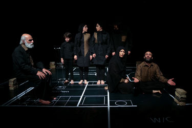 اجرای نمایش "سانتی متر" در سالن استاد انتظامی - خانه هنرمندان