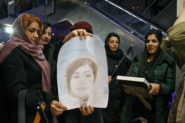 اکران مردمی فیلم "یک اتاق تاریک" در سینما آزادی