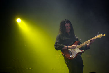 کنسرت کاوه یغمایی در سالن میلاد نمایشگاه بین المللی